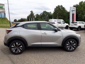 NISSAN JUKE 1.0 DIG-T ACENTA, Ansicht seitlich