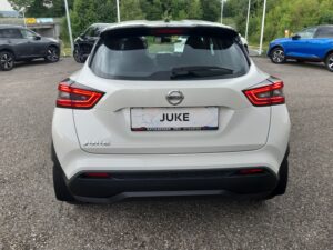Nissan Juke 1.0 DIG-T Acenta Benziner, Ansicht Rückseite